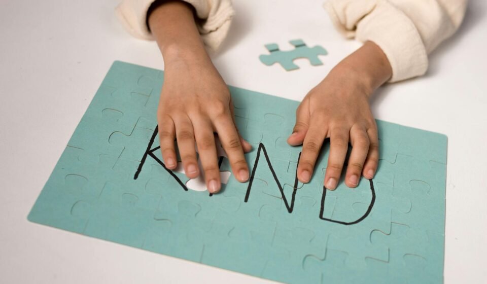 Steve Hartman receives Pillar of Character Award in Des Moines