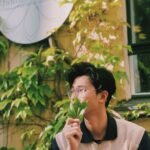 Singer Hwang Young-woong continues to do a warm good deed with his fans.The Eastern Social Welfare A.. – 매일경제
